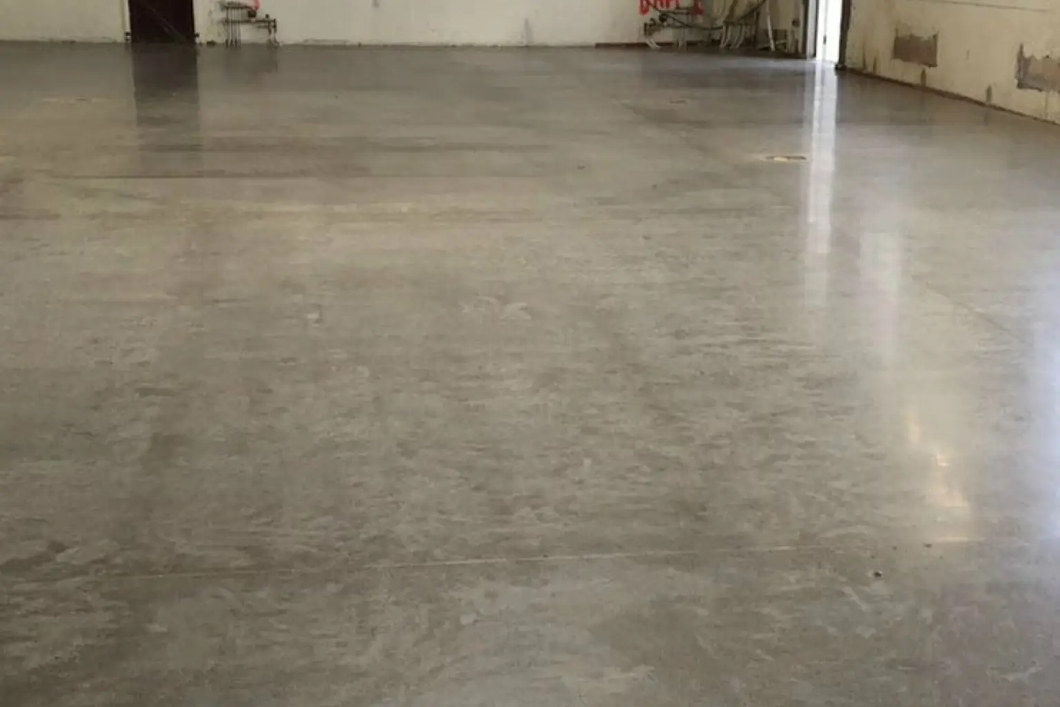 Decorative Options and Their Impact on Polished Concrete Floor Cost